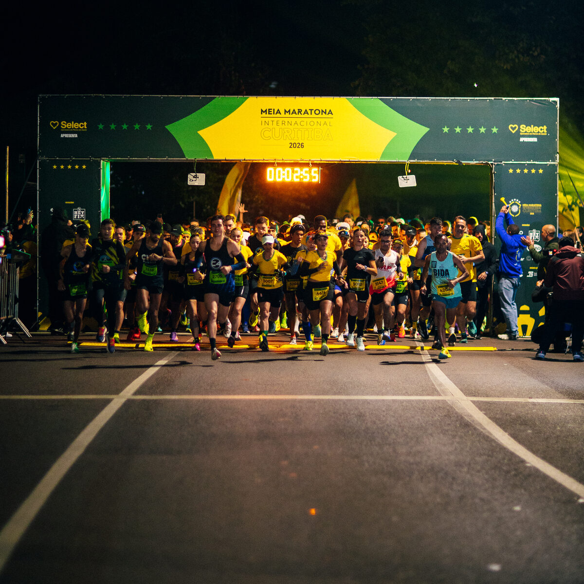 Largada da Meia Maratona Internacional de Curitiba